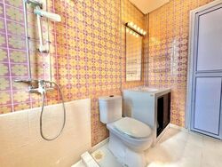 Lloyd Court (D9), Apartment #447012501